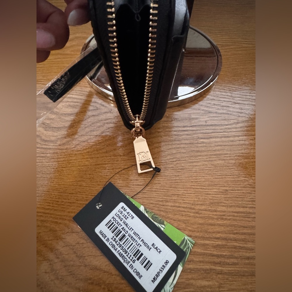 Badgley Mischka Black Wallet with Gold Accents - Picture 4 of 5